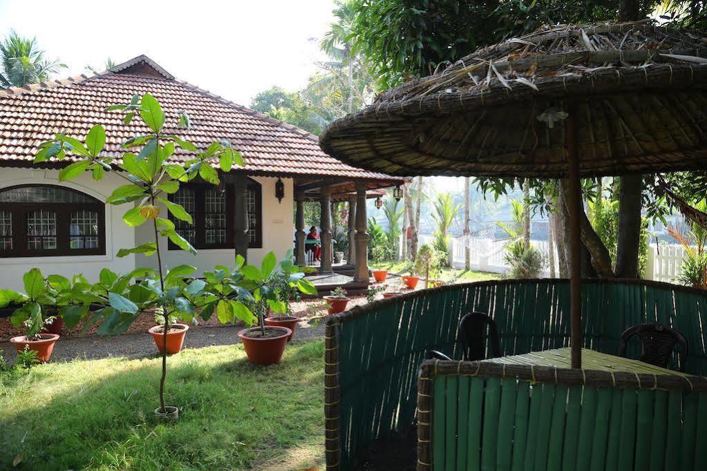 Bamboo Lagoon Backwater Front Resort Alappuzha Exteriér fotografie